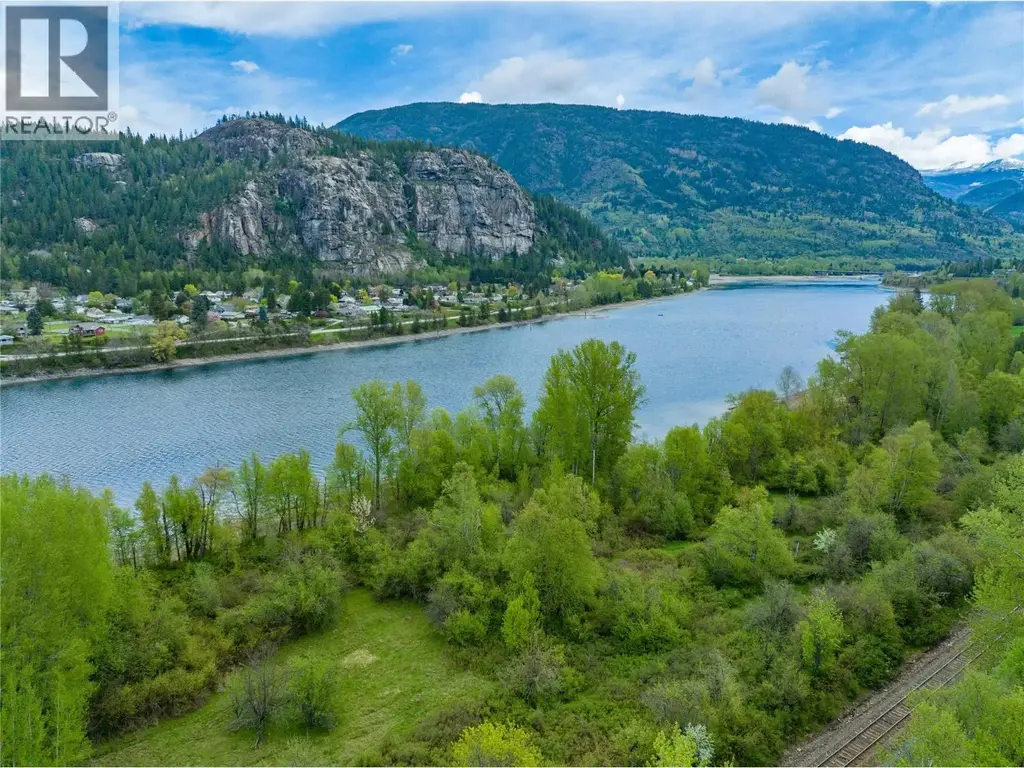 1601 Arrow Lakes Drive, Castlegar